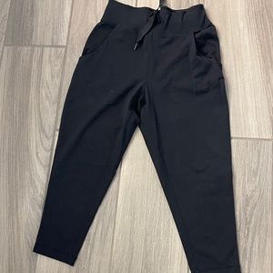 Lululemon cropped pants